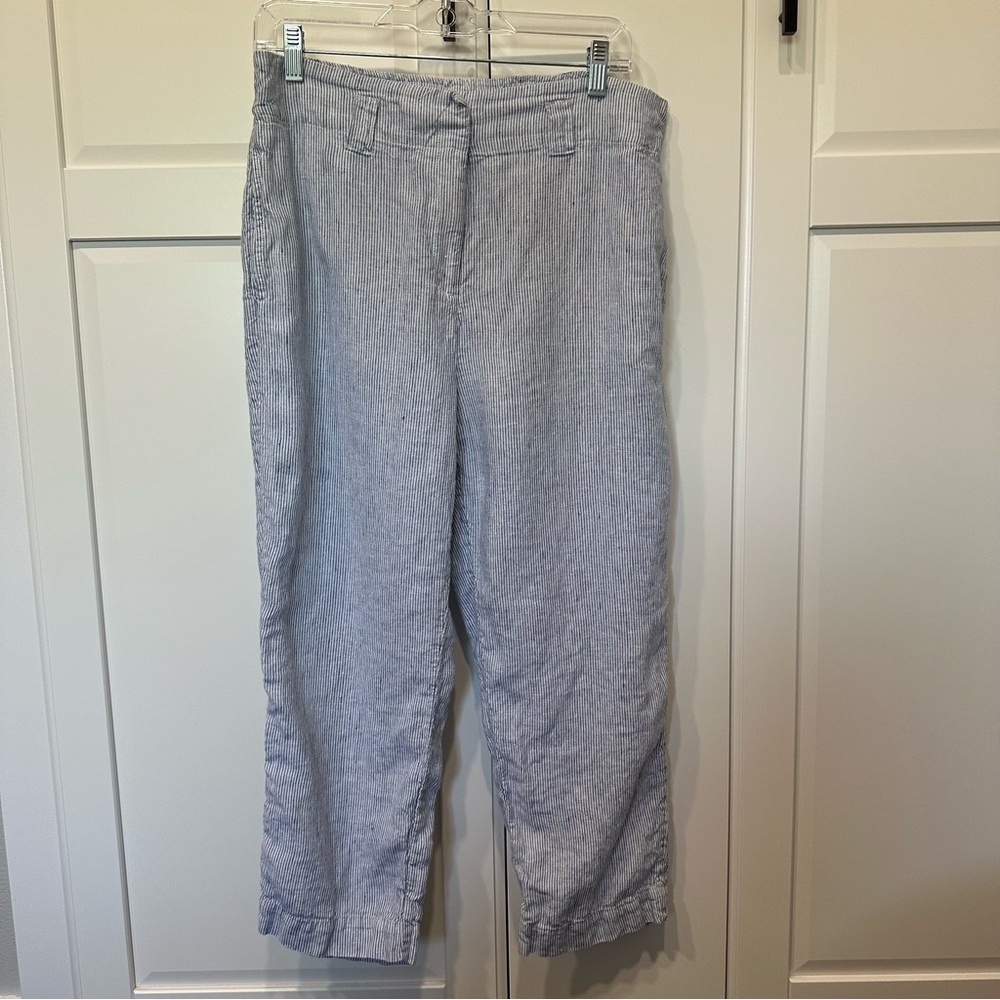 Chico’s women linen seersucker striped pants, size 8 (or 1R in Chicos) coastal